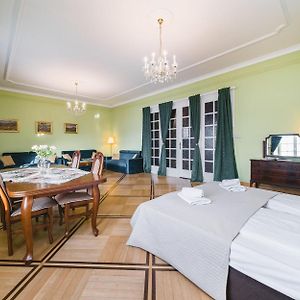 Apartamenty W Palacu Pod Baranami
